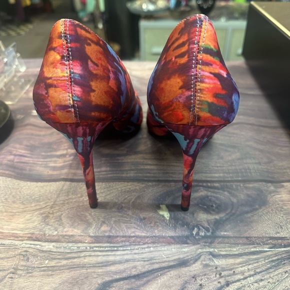 Size 12 J. Renee Colorful Patterned Women's Heels - Picture 5 of 7